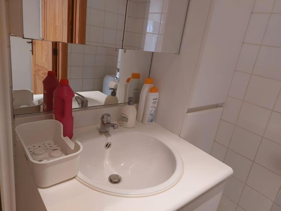 Charming 1-Bedroom Apartment Bryssel Exteriör bild