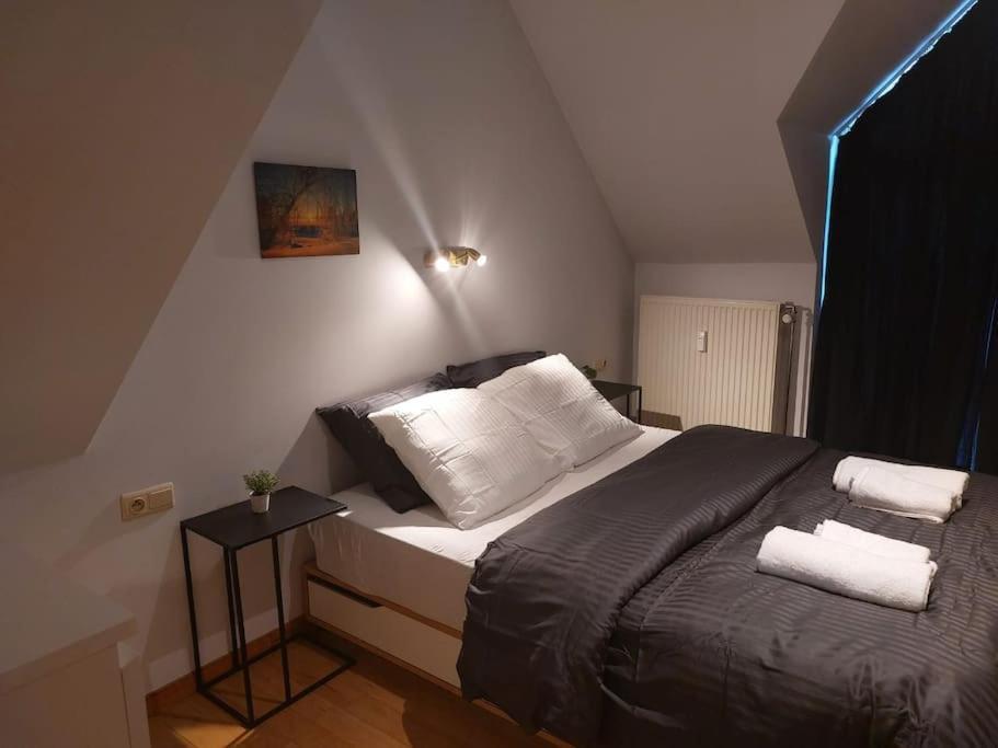 Charming 1-Bedroom Apartment Bryssel Exteriör bild